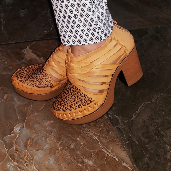 Leather Handmade heels - Picture 4 of 4